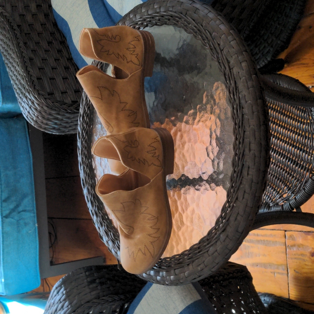 Woman shoes